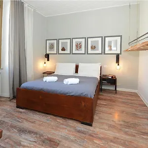 Natale Del Grande 21 Stylish Apartment